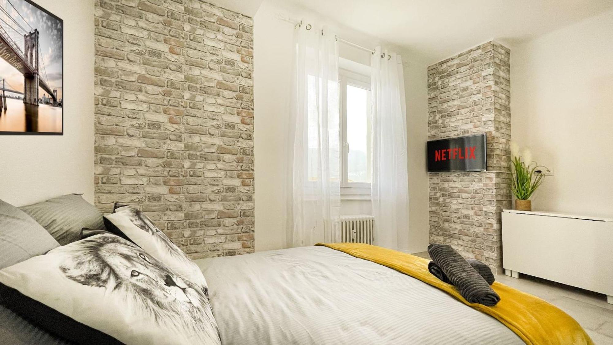 HOMEY KEOLA - Parking privé gratuit - Aux portes de Genève - Au pied du tram - Appartement avec 1 chambre et un grand salon avec un canapé-lit Ambilly Exterior foto