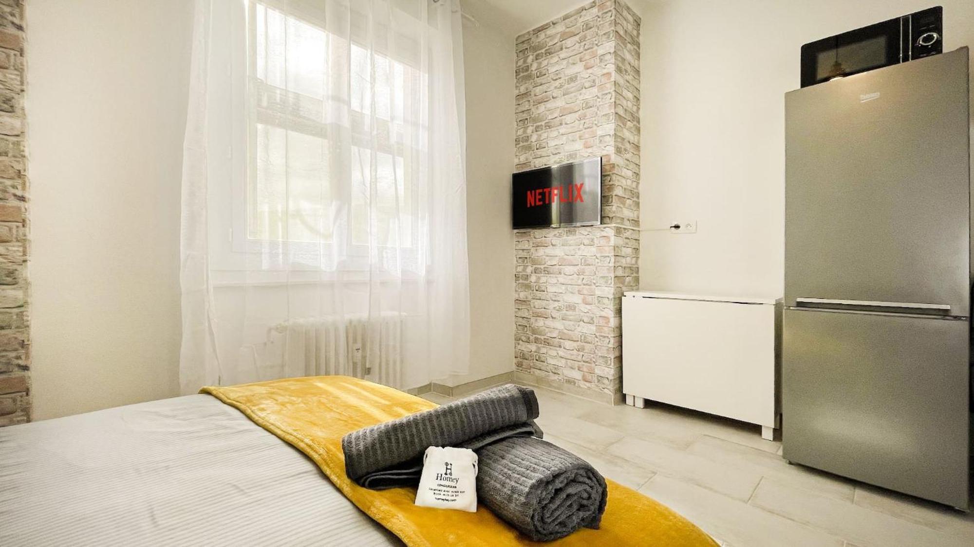 HOMEY KEOLA - Parking privé gratuit - Aux portes de Genève - Au pied du tram - Appartement avec 1 chambre et un grand salon avec un canapé-lit Ambilly Exterior foto