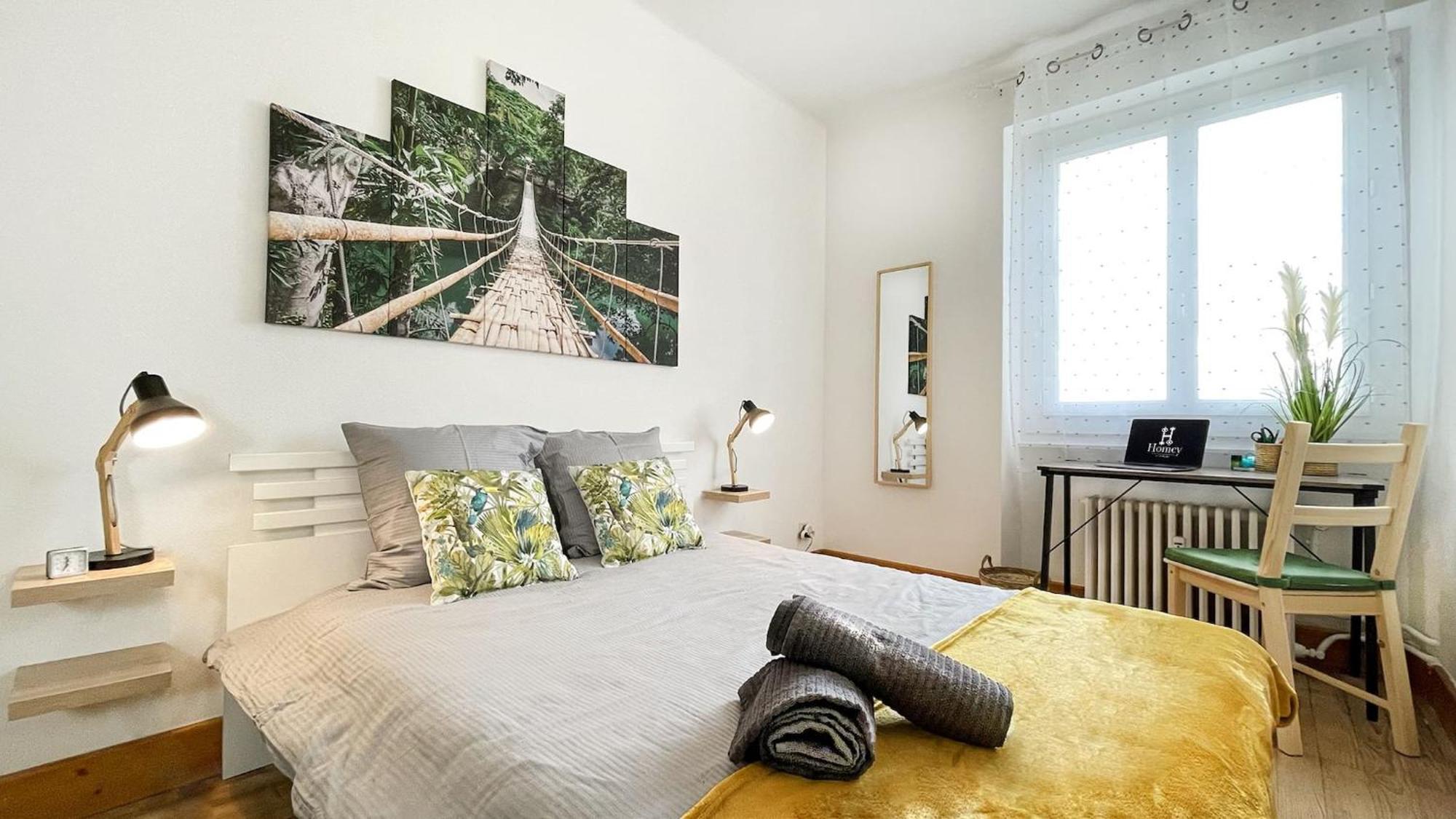 HOMEY KEOLA - Parking privé gratuit - Aux portes de Genève - Au pied du tram - Appartement avec 1 chambre et un grand salon avec un canapé-lit Ambilly Exterior foto